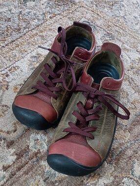 KEEN Leather Comfort Sneakers Women's 7 Brown Red Walking Hiking Casual